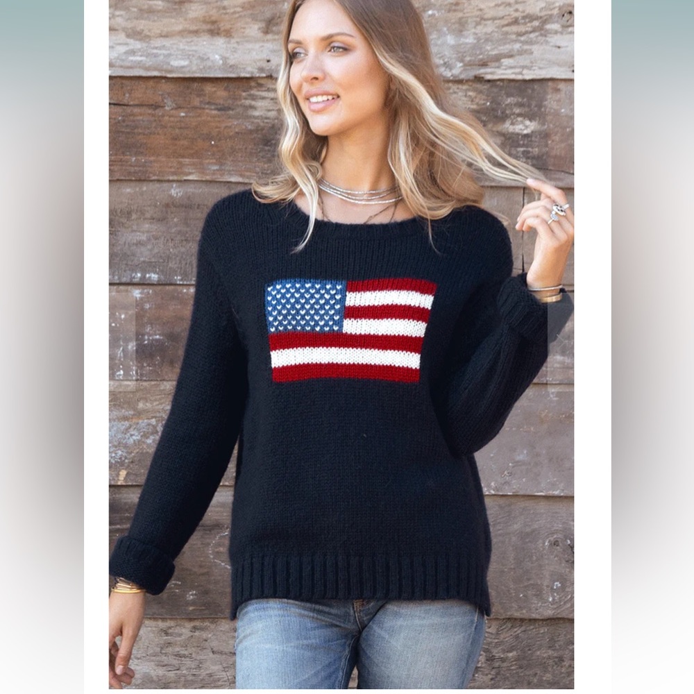 Wooden Ships Crew Neck cozy Americana Sweater -NWT
